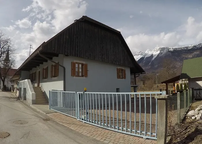 Lesjakova Domacija
